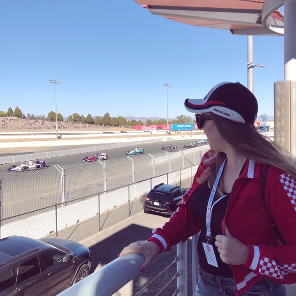 Let’s be IG pals 📱 INSTAGRAM - Picture 5 of 8